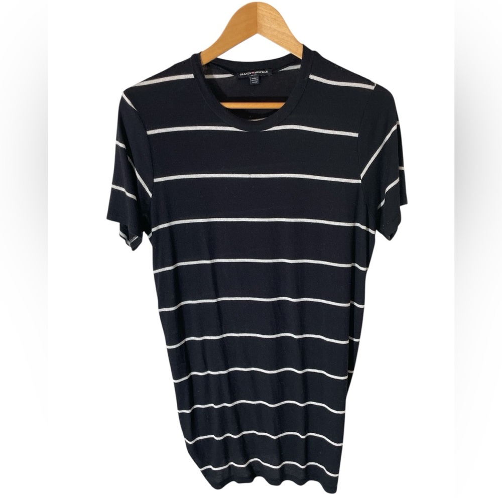 G1- Women’s ONE SIZE Brandy Melville  Black Striped T-Shirt